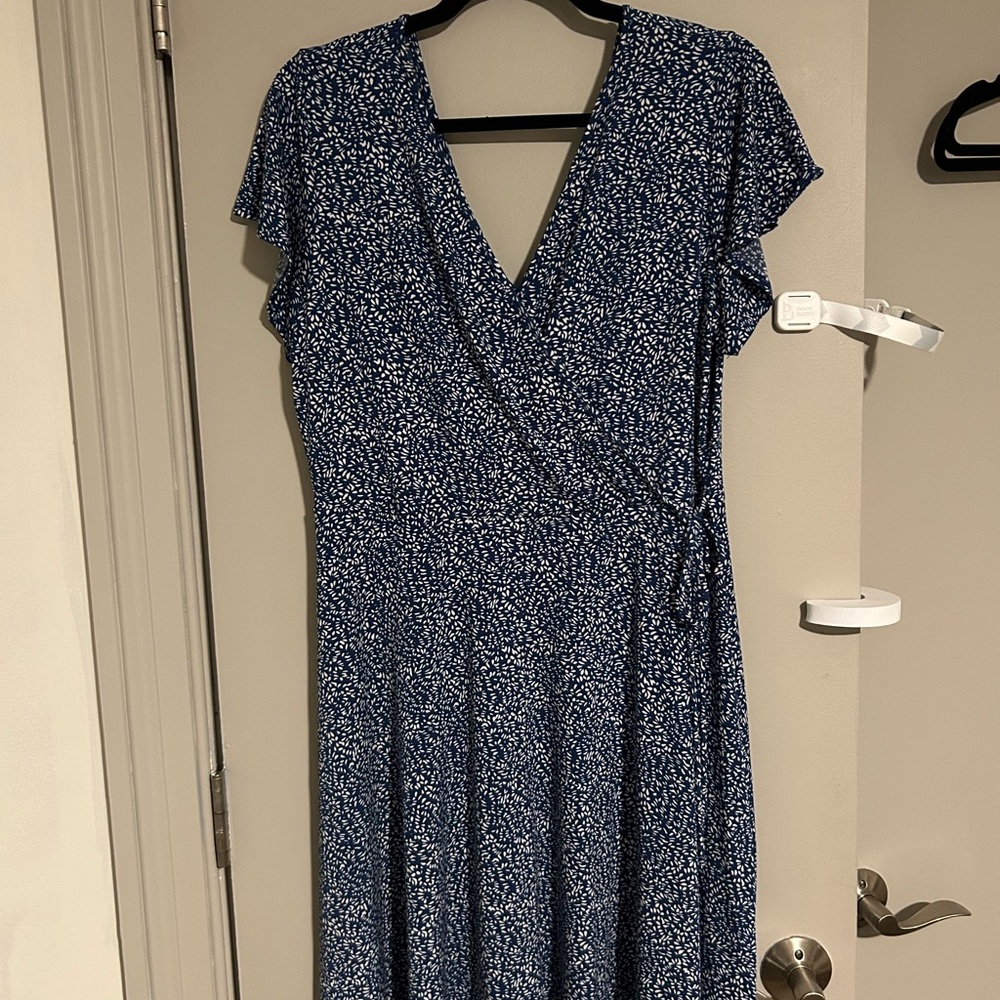 Kaileigh Blue and White Floral Midi Dress